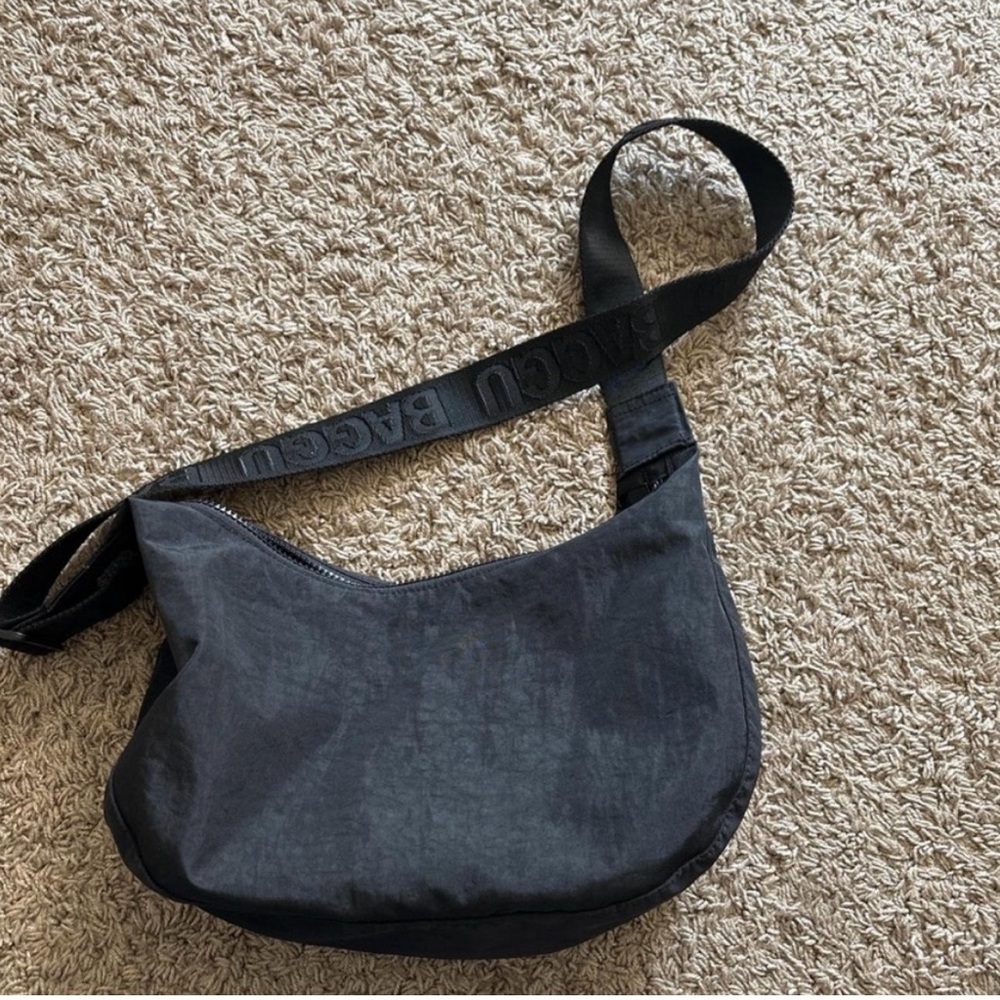 Black BAGGU medium crescent bag. Mint condition Wore once.